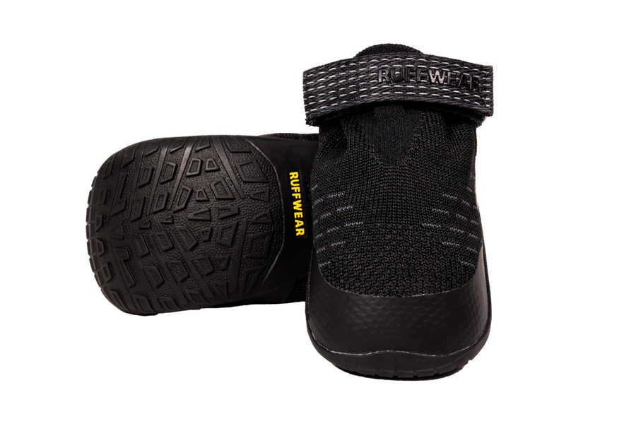 Compressed_PNG-1570_Ridgeline-Shoes_Obsidian-Black_Pair_STUDIO.png
