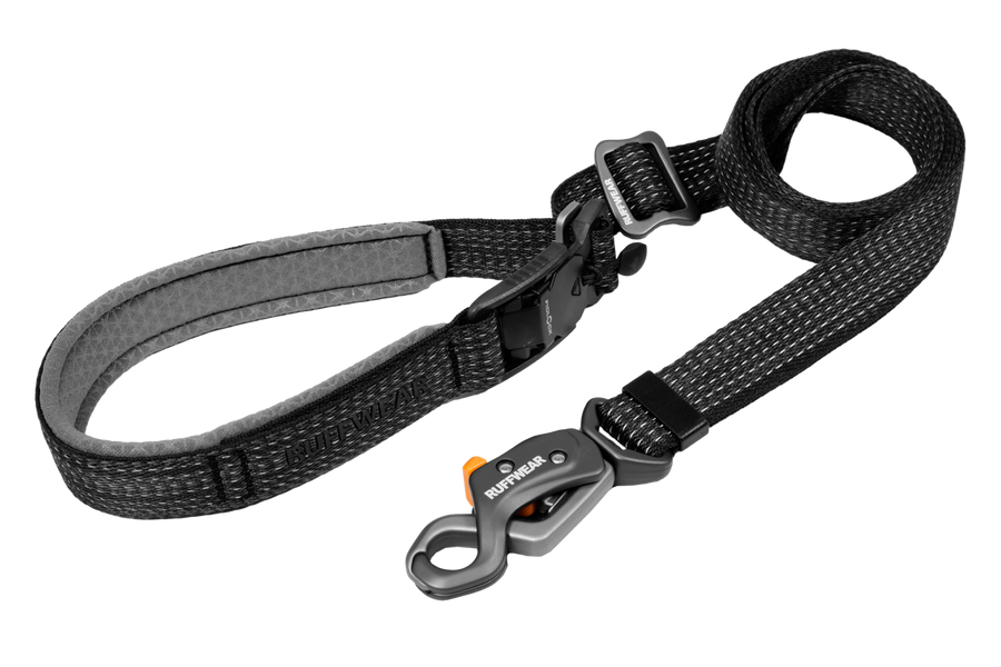 Compressed_PNG-4067_Rideline-Leash_Obsidian-Black_Rolled-Up-Studio.png